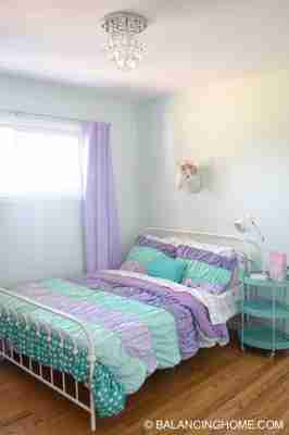 Small Bedroom Decor & Bedroom Decorating Ideas